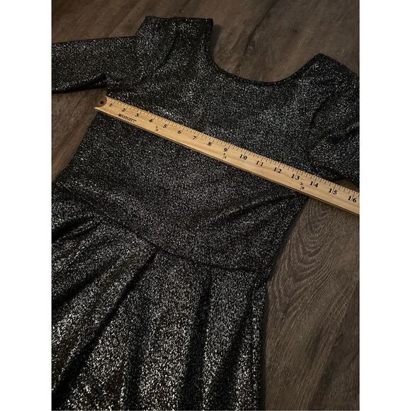One Love Clothing Los Angeles Black Stretch Shiny Skater Dress V Back Size Small - Picture 7 of 10